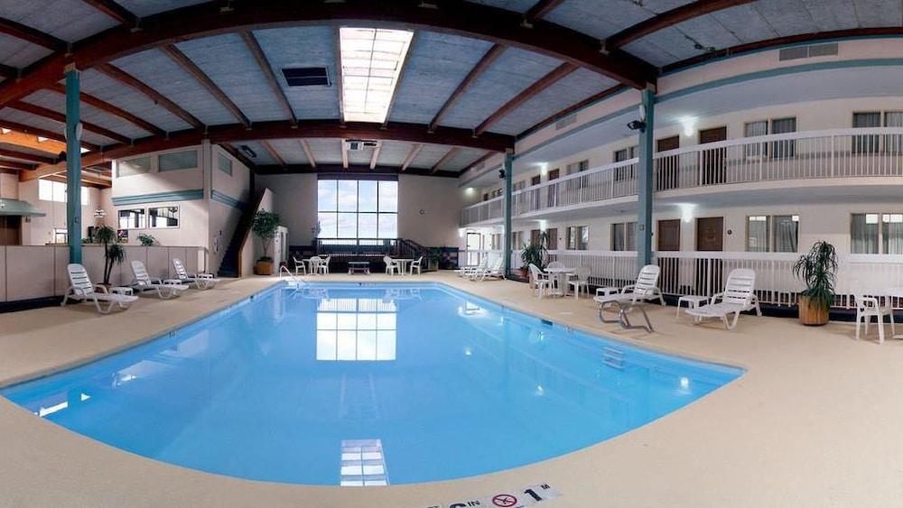 Quality Inn Тринидад Экстерьер фото