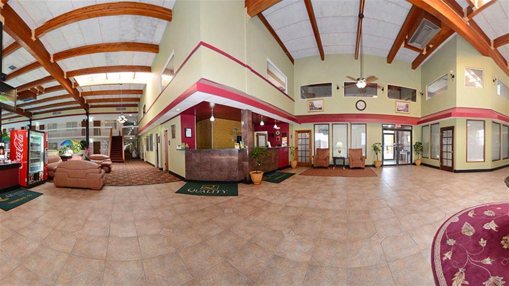 Quality Inn Тринидад Экстерьер фото