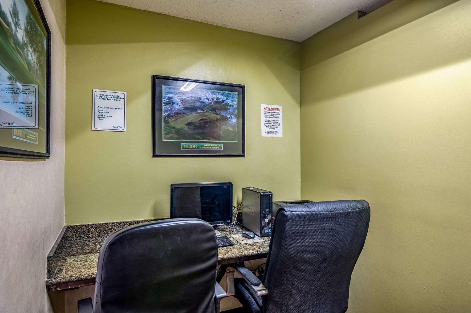 Quality Inn Тринидад Экстерьер фото