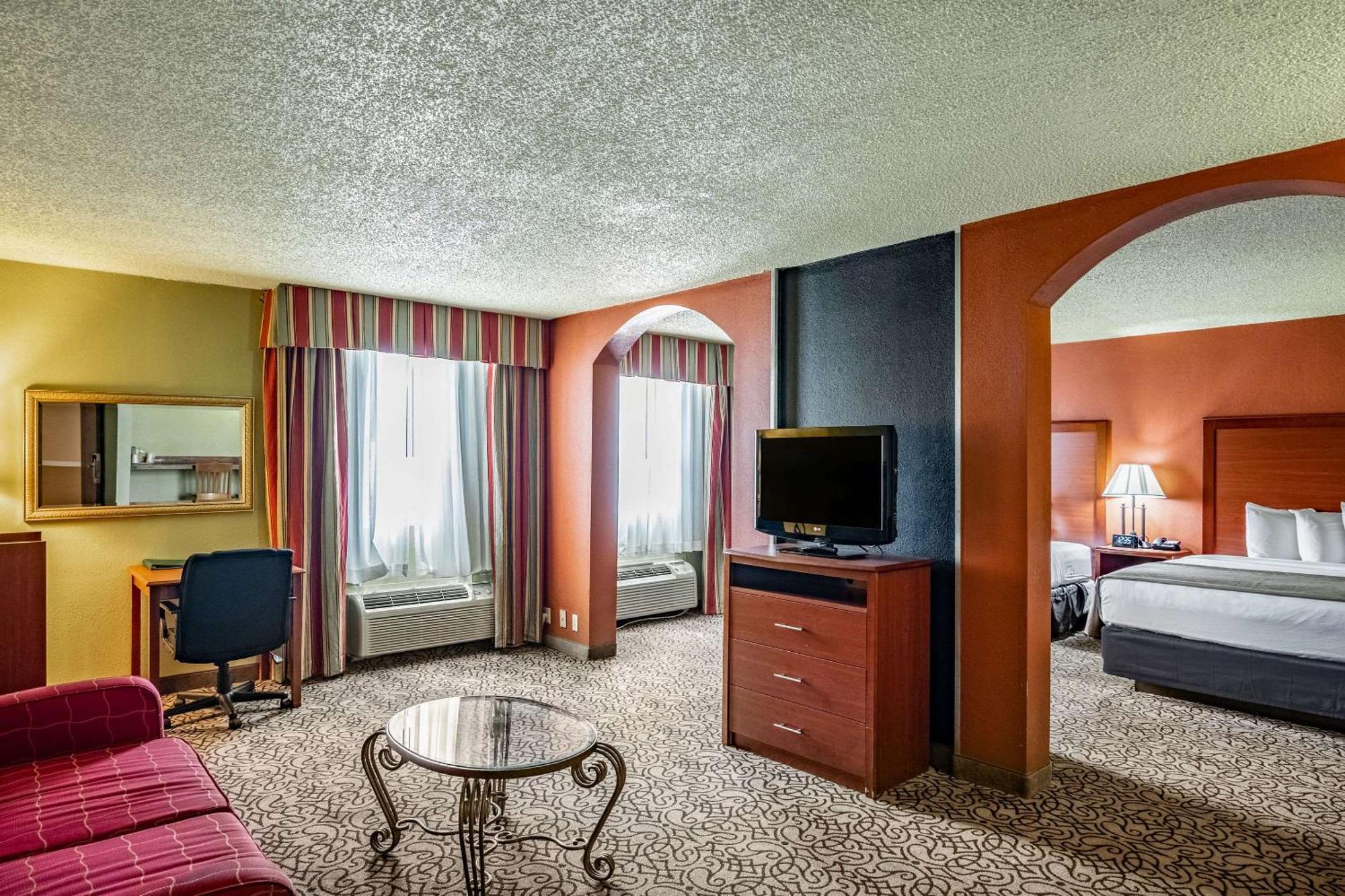 Quality Inn Тринидад Экстерьер фото