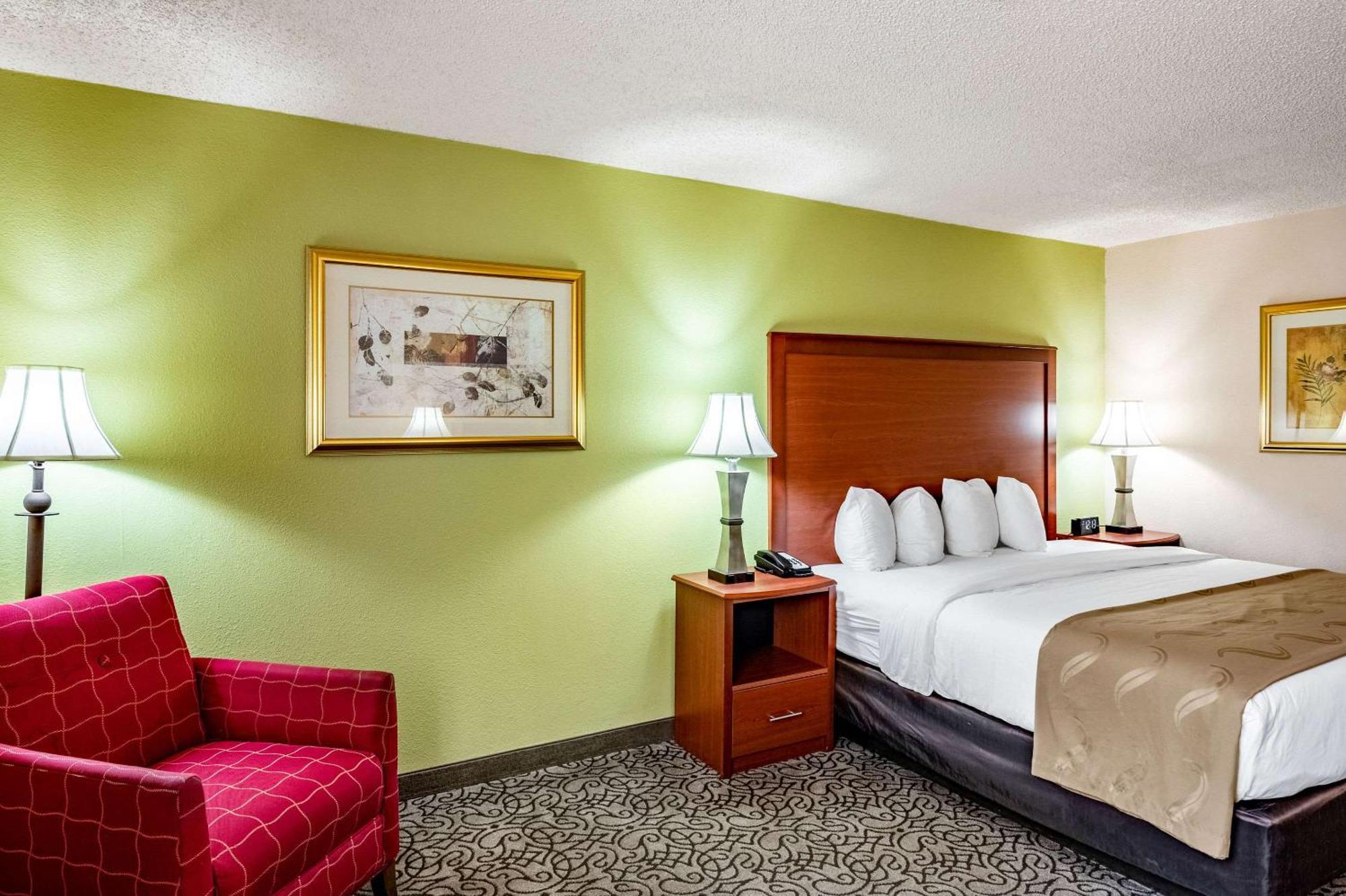 Quality Inn Тринидад Экстерьер фото
