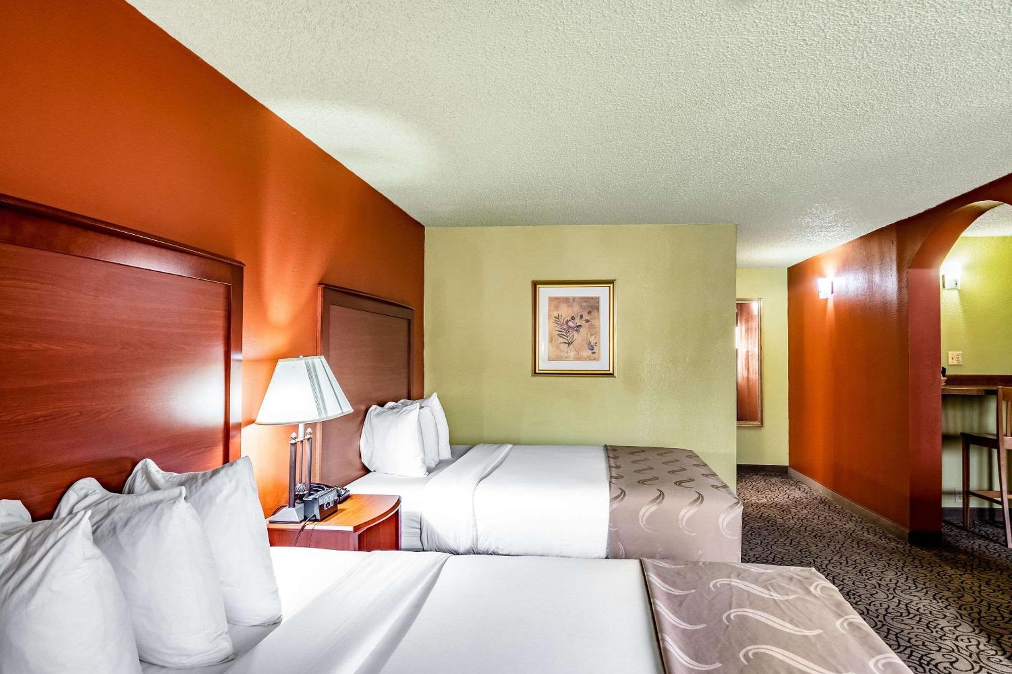 Quality Inn Тринидад Экстерьер фото