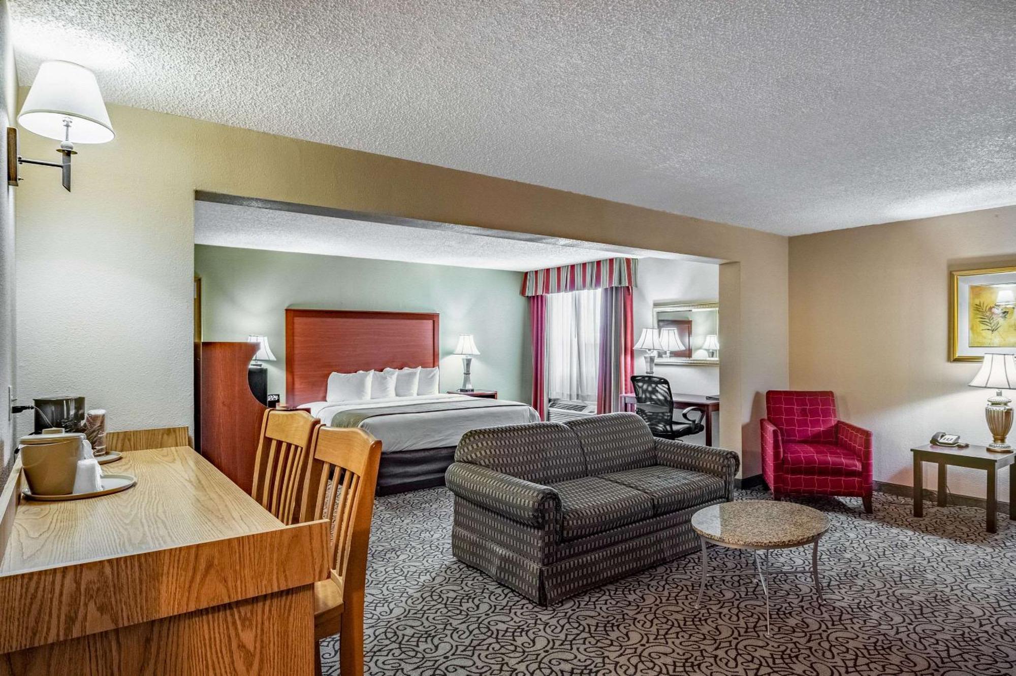 Quality Inn Тринидад Экстерьер фото