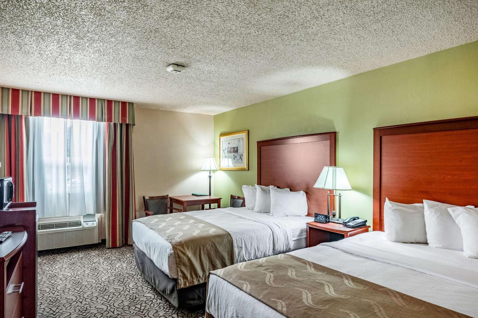 Quality Inn Тринидад Экстерьер фото