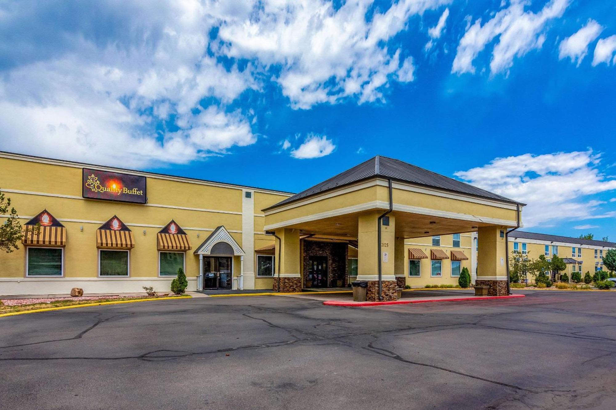 Quality Inn Тринидад Экстерьер фото